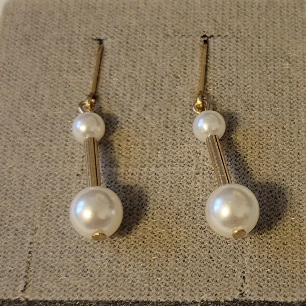 Pariamanu Long Earrings